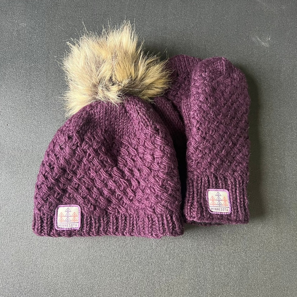 Lost Horizons Minnesota Wool Beanie and Mittens Set Purple Fleece Lined Pom